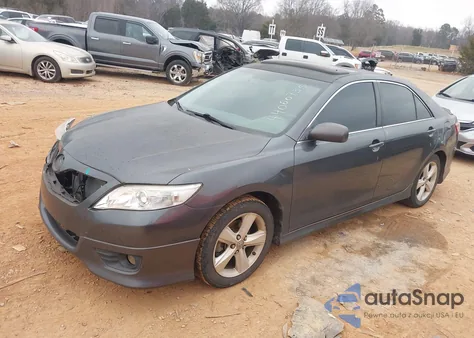 2010 Toyota Camry Se z USA, uszkodzony, nr VIN 4T1BF3EK0AU028678